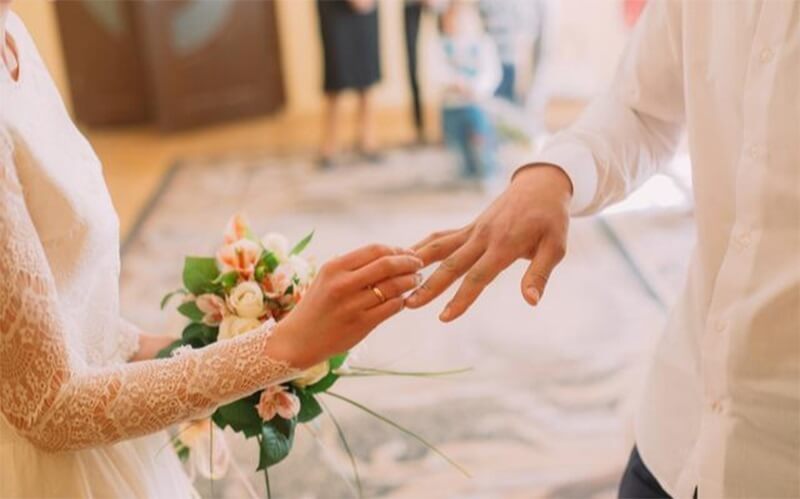 Nằm mơ thấy người yêu cũ kết hôn